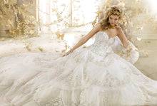 Load image into Gallery viewer, Eve of Milady &#39;4323&#39; - eve of milady - Nearly Newlywed Bridal Boutique - 1
