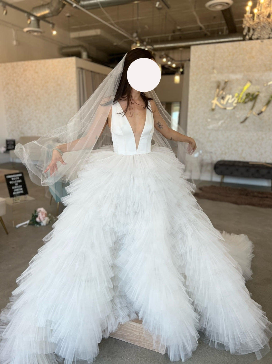 Rivini 'Ross' wedding dress size-00 PREOWNED
