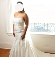 Load image into Gallery viewer, Élysée &#39;Seraphine&#39; wedding dress size-16 PREOWNED
