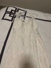 Load image into Gallery viewer, Essense of Australia &#39;D2352&#39; wedding dress size-16 PREOWNED
