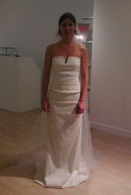 Load image into Gallery viewer, Nicole Miller &#39;FU0008&#39; wedding dress size-04 NEW
