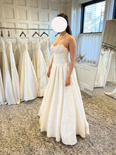 Load image into Gallery viewer, Lela Rose &#39;Rawlings&#39; wedding dress size-10 PREOWNED
