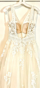Oleg Cassini 'CWG888' wedding dress size-04 NEW