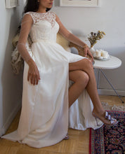 Load image into Gallery viewer, Sarah Seven &#39;Mademoiselle&#39; - Sarah Seven - Nearly Newlywed Bridal Boutique - 2
