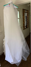Load image into Gallery viewer, Vera Wang &#39;Ethel-Ivory&#39; size 2 used wedding dress front view on hanger
