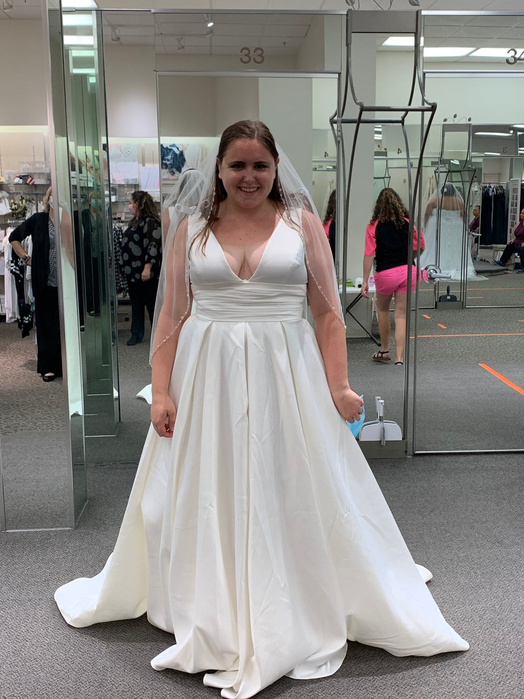 David's Bridal '10012589' wedding dress size-16 NEW
