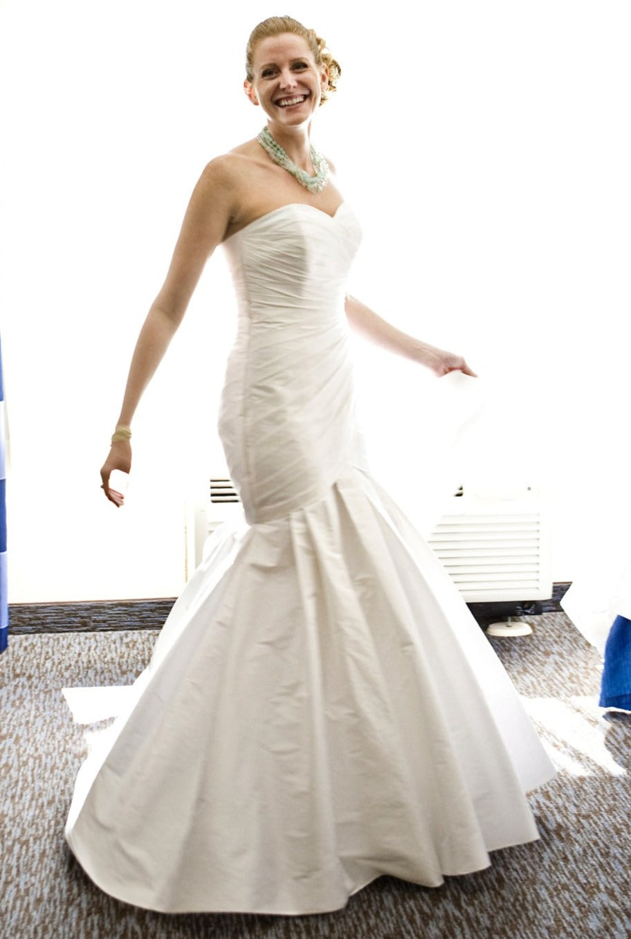 Lea Ann Belter 'Laura Dalton' wedding dress size-06 PREOWNED