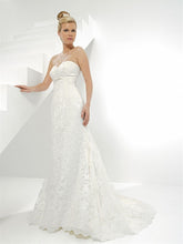 Load image into Gallery viewer, Allure Bridals &#39;8562&#39; - Allure Bridals - Nearly Newlywed Bridal Boutique - 1
