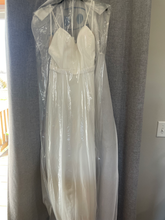 Load image into Gallery viewer, Sincerity &#39;44118&#39; wedding dress size-10 NEW
