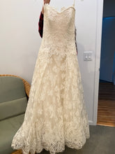 Load image into Gallery viewer, Anna Maier &#39;Alaina&#39; wedding dress size-04 PREOWNED

