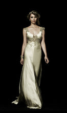 Load image into Gallery viewer, Johanna Johnson &#39;The Satine&#39; Wedding Dress - Johanna Johnson - Nearly Newlywed Bridal Boutique - 1
