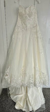 Load image into Gallery viewer, David&#39;s Bridal &#39;V3836&#39; wedding dress size-16 NEW
