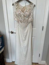 Load image into Gallery viewer, Demetrios &#39;838&#39; wedding dress size-06 NEW
