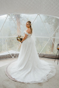 Justin Alexander 'Carlee' wedding dress size-18 PREOWNED