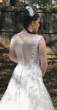 Load image into Gallery viewer, Custom &#39;Custom&#39; - unknown - Nearly Newlywed Bridal Boutique - 4
