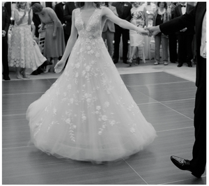 Oscar de la Renta 'Luvi' wedding dress size-02 PREOWNED