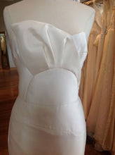 Load image into Gallery viewer, Angel Sanchez &#39;Ariel&#39; - Angel Sanchez - Nearly Newlywed Bridal Boutique - 4
