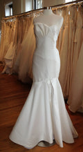 Load image into Gallery viewer, Angel Sanchez &#39;Ariel&#39; - Angel Sanchez - Nearly Newlywed Bridal Boutique - 3
