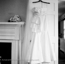 Load image into Gallery viewer, Oscar de la Renta &#39;92N42&#39; - Oscar de la Renta - Nearly Newlywed Bridal Boutique - 2
