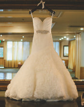 Load image into Gallery viewer, Allure &#39;Allure&#39; - Allure - Nearly Newlywed Bridal Boutique - 1
