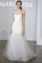 Load image into Gallery viewer, Marchesa &#39;B11803&#39; - Marchesa - Nearly Newlywed Bridal Boutique - 1
