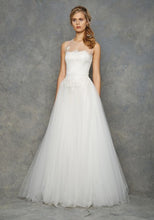 Load image into Gallery viewer, David Fielden &#39;8077&#39; - David Fielden - Nearly Newlywed Bridal Boutique - 2
