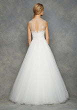 Load image into Gallery viewer, David Fielden &#39;8077&#39; - David Fielden - Nearly Newlywed Bridal Boutique - 1
