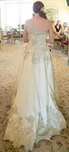 Load image into Gallery viewer, Kelly Faetanini &#39;Dupre&#39; - Kelly Faetanini - Nearly Newlywed Bridal Boutique - 1
