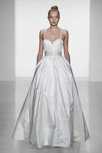 Load image into Gallery viewer, Amsale &#39;Cameron&#39; - Amsale - Nearly Newlywed Bridal Boutique - 1
