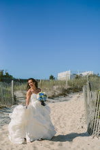 Load image into Gallery viewer, Hayley Paige &#39;Guindon&#39; - Hayley Paige - Nearly Newlywed Bridal Boutique - 3
