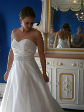 Load image into Gallery viewer, Lea Ann Belter &#39;Blake&#39; - Lea Ann Belter - Nearly Newlywed Bridal Boutique - 3

