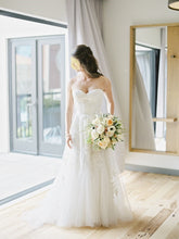 Load image into Gallery viewer, Reem Acra &#39;Heavenly Lace&#39; - Reem Acra - Nearly Newlywed Bridal Boutique - 3
