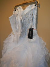 Load image into Gallery viewer, Kitty Chen style K1212 - Kitty Chen - Nearly Newlywed Bridal Boutique - 4
