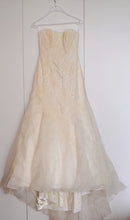 Load image into Gallery viewer, Marisa &#39;737&#39; - Marisa - Nearly Newlywed Bridal Boutique - 3
