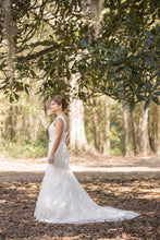 Load image into Gallery viewer, Monique Lhuillier &#39;Aspen&#39; - Monique Lhuillier - Nearly Newlywed Bridal Boutique - 3
