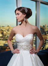 Load image into Gallery viewer, Justin Alexander &#39;Classic Ballgown&#39; - JUSTIN ALEXANDER - Nearly Newlywed Bridal Boutique - 1
