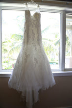 Load image into Gallery viewer, Allure Style 2606 Ivory Lace Wedding Gown - Allure - Nearly Newlywed Bridal Boutique - 5

