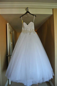 Allure '9022' size 8 used wedding dress front view on hanger
