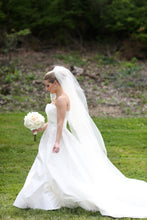 Load image into Gallery viewer, Reem Acra &#39;Classic - Reem Acra - Nearly Newlywed Bridal Boutique - 5
