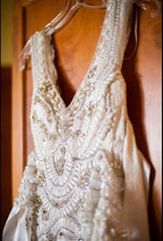 Load image into Gallery viewer, Anna Campbell &#39;Coco&#39; - Anna Campbell - Nearly Newlywed Bridal Boutique - 4
