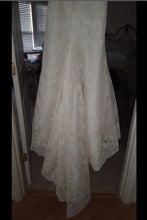 Load image into Gallery viewer, Aire Barcelona &#39;Rosa Clara&#39; size 2 new wedding dress close up of train
