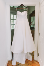 Load image into Gallery viewer, Jude Jowilson &#39;Katherine Custom&#39; - Jude Jowilson - Nearly Newlywed Bridal Boutique - 3
