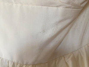 Watters 'Gobi' size 10 sample wedding dress view of bustline