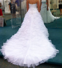 Load image into Gallery viewer, Monique luo - David&#39;s Bridal - Nearly Newlywed Bridal Boutique - 2
