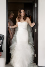Load image into Gallery viewer, Vera Wang &#39;Jemma&#39; size 6 used wedding dress front view on bride
