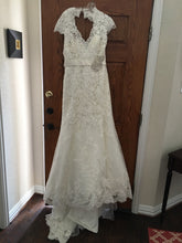 Load image into Gallery viewer, Allure Bridals &#39;9064&#39; - Allure Bridals - Nearly Newlywed Bridal Boutique - 1
