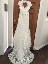 Load image into Gallery viewer, Allure Bridals &#39;9064&#39; - Allure Bridals - Nearly Newlywed Bridal Boutique - 4
