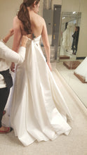 Load image into Gallery viewer, Peter Langner &#39;Nicolini&#39; size 4 sample wedding dress back view on bride
