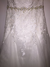 Load image into Gallery viewer, Village Bridal &#39;Ivory&#39; - VIllage bridal orIginal - Nearly Newlywed Bridal Boutique - 3

