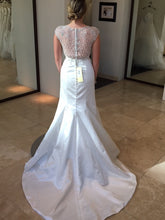 Load image into Gallery viewer, Allure Bridals &#39;9158&#39; - Allure Bridals - Nearly Newlywed Bridal Boutique - 3
